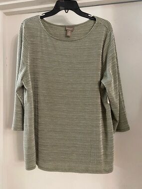 Chico's Light Sage Green Textured 3/4 Sleeve Top